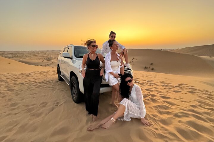 Sandboarding in Dubai 2025: Ultimate Desert Adventure & Dune Tours Guide